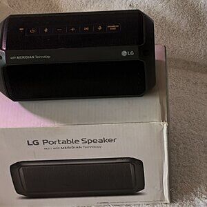 LG Sound Tuned by MERIDIAN wireless Speaker